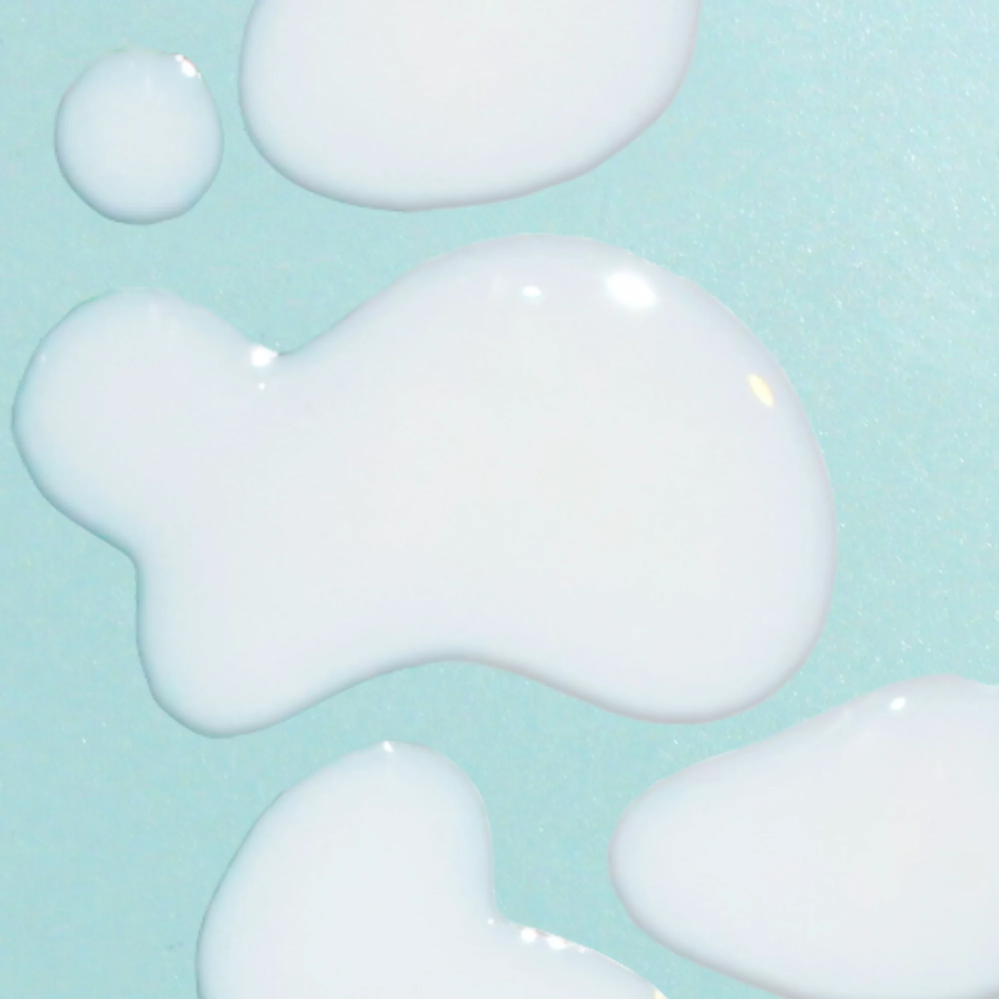 Mineral Sunscreen Serum SPF 30 - Image 4