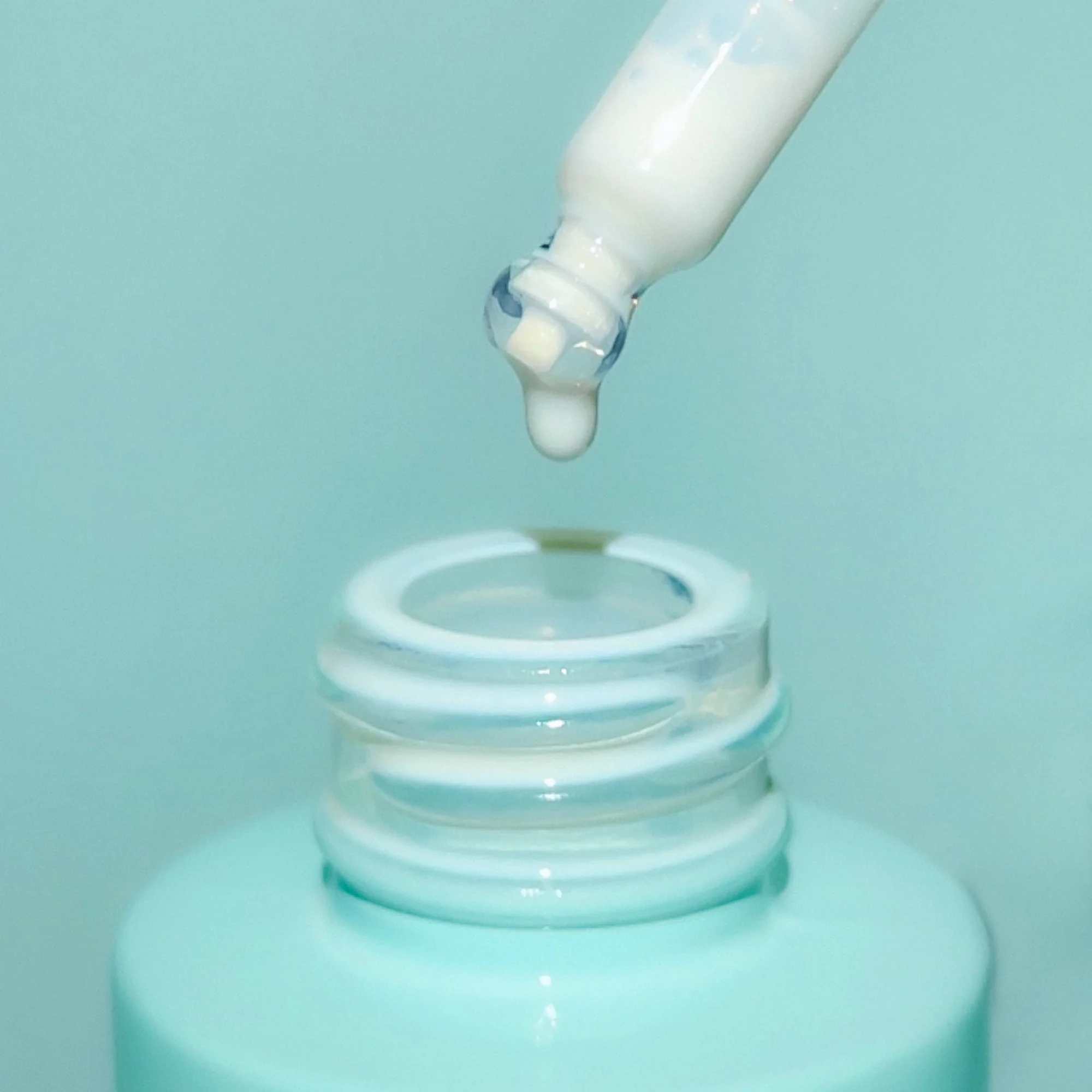 Mineral Sunscreen Serum SPF 30 - Image 7