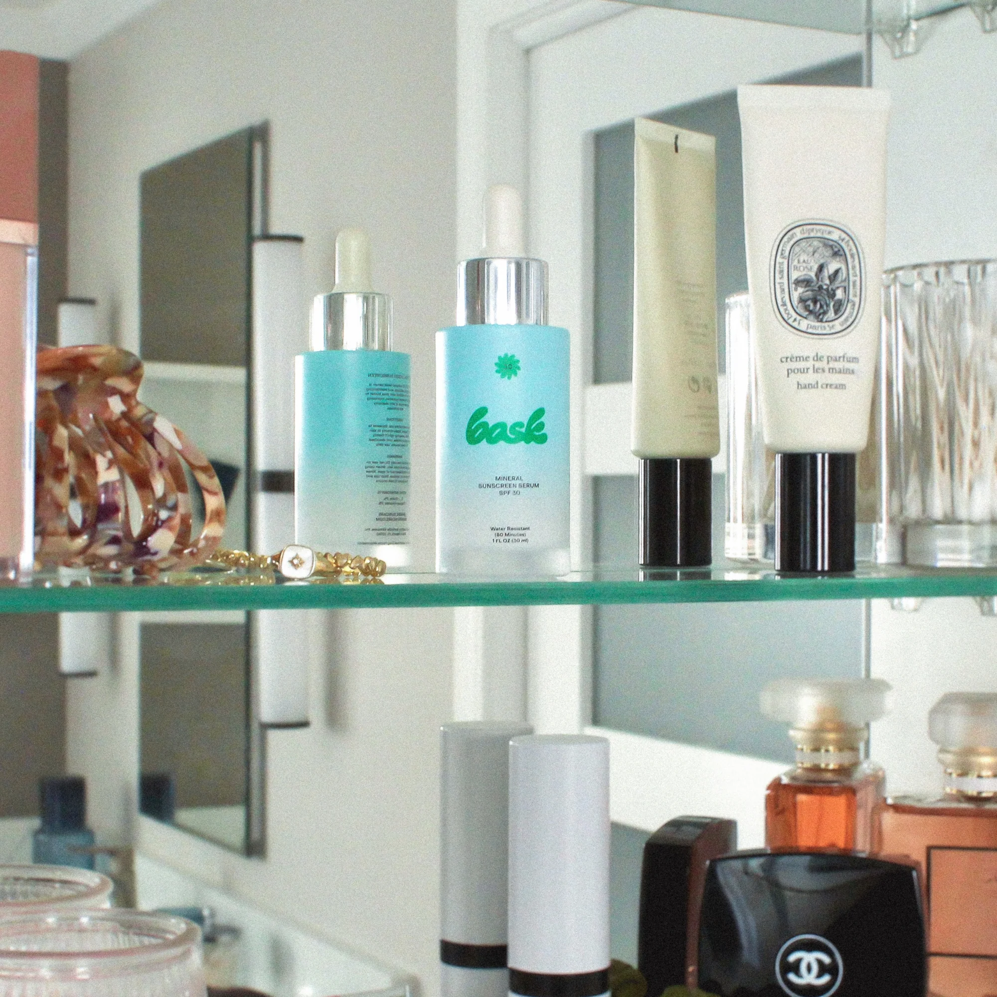 Mineral Sunscreen Serum SPF 30 - Image 9
