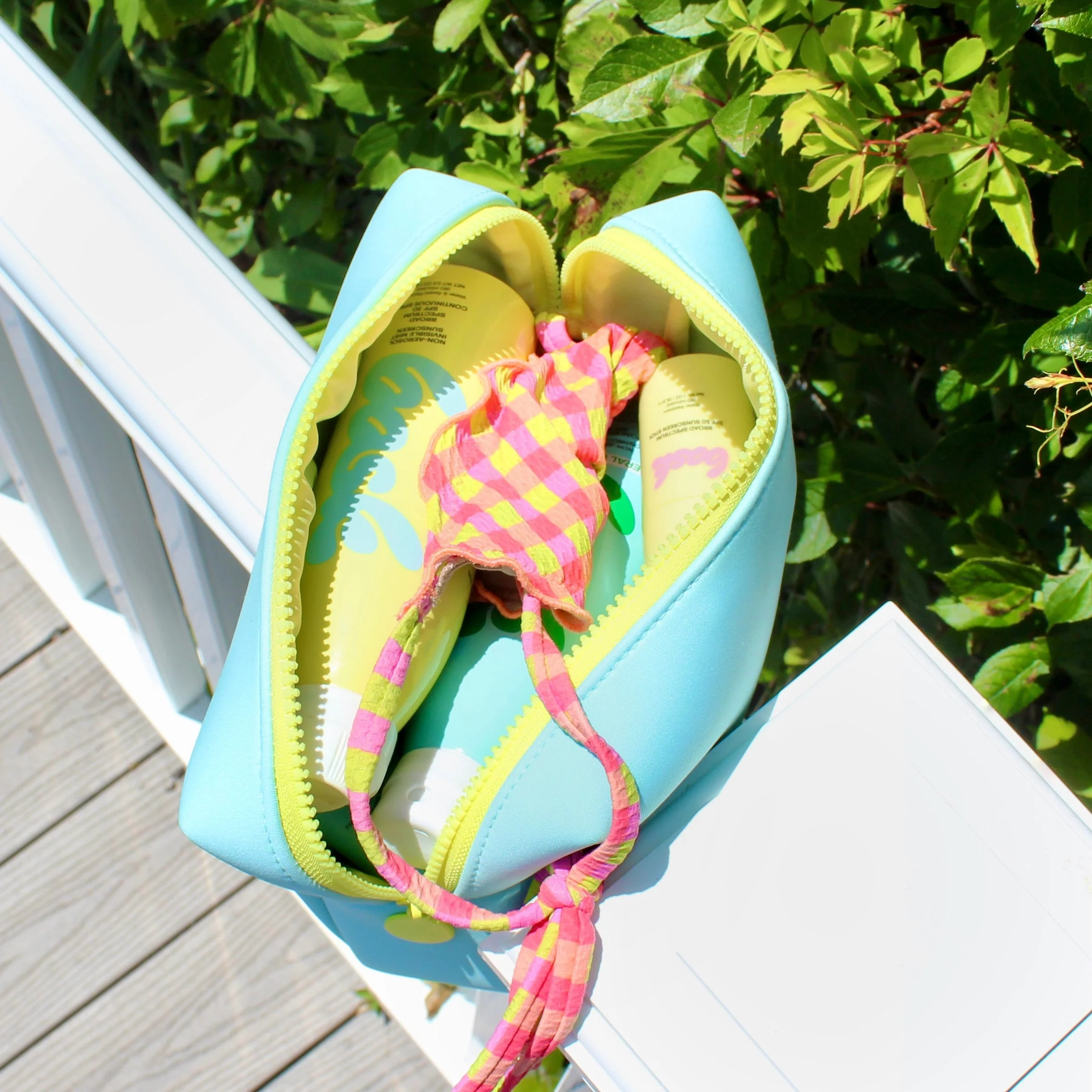 The Neoprene Travel & Beach Pouch - Image 4