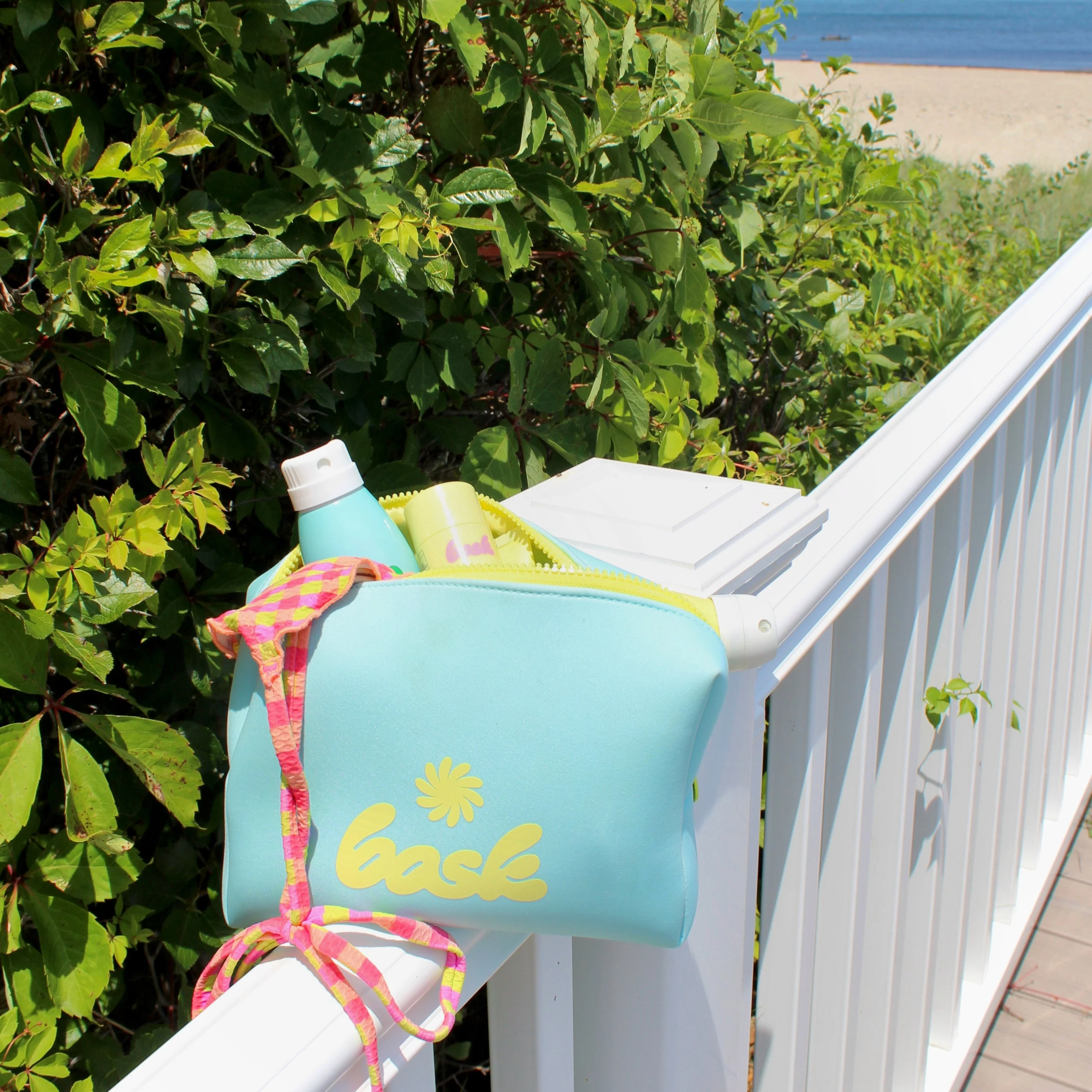 The Neoprene Travel & Beach Pouch - Image 5
